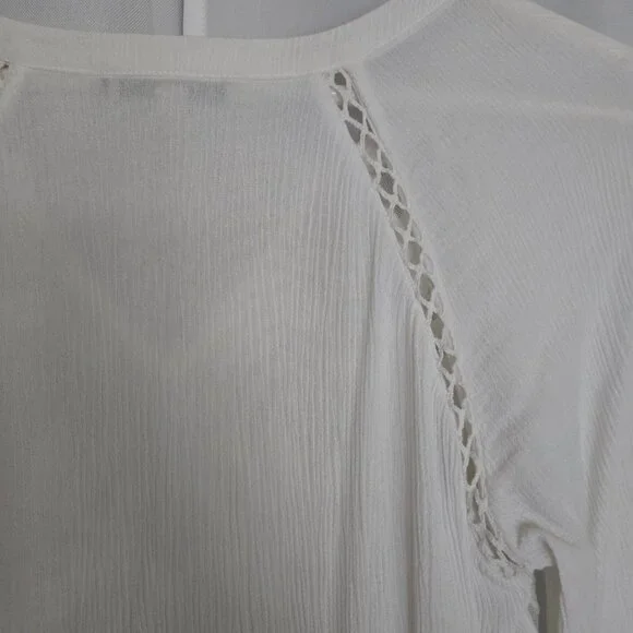 Pale Sky lace top - Picture 10 of 11